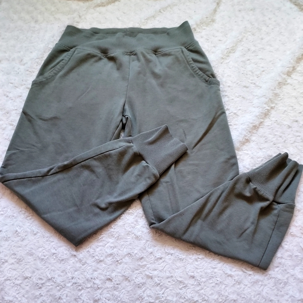 Ambiance olive green joggers Medium Casual Comfy Activewear Gym Yoga Loungewear